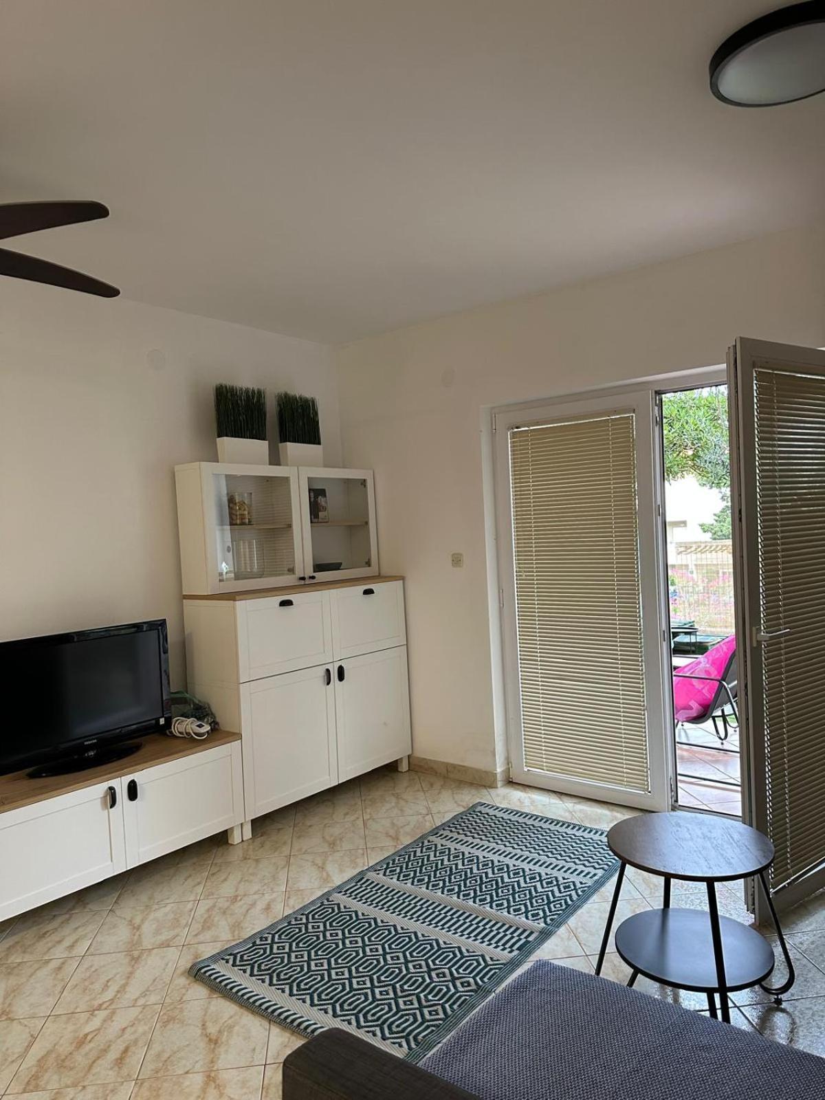 Apartments Eti Бол Экстерьер фото